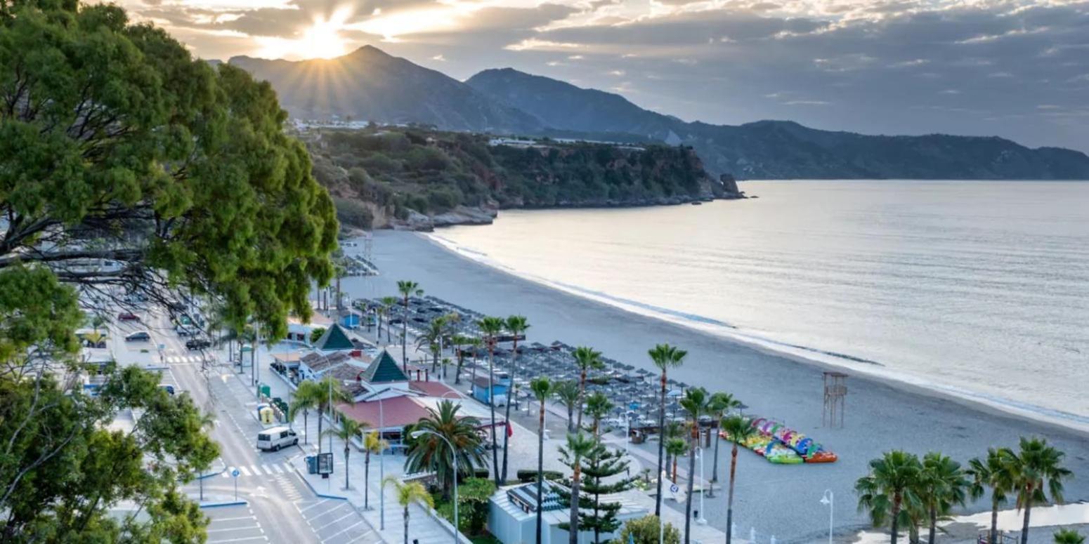 Playa, Piscina Y Relax En Este Coqueto Apartamento En Nerja Exteriér fotografie
